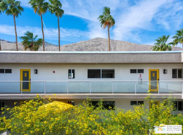 $455,000 | 588 East San Lorenzo Road, Unit 204, Palm Springs, CA 92264