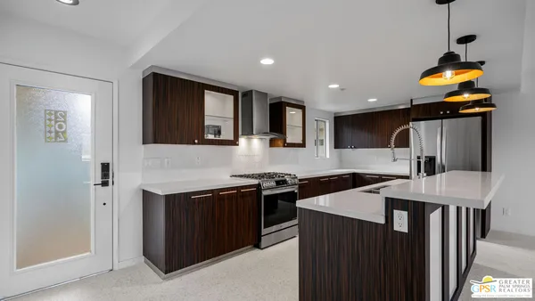 $455,000 | 588 East San Lorenzo Road, Unit 204, Palm Springs, CA 92264