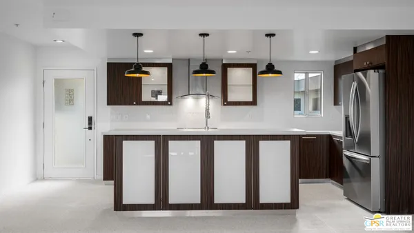 $455,000 | 588 East San Lorenzo Road, Unit 204, Palm Springs, CA 92264