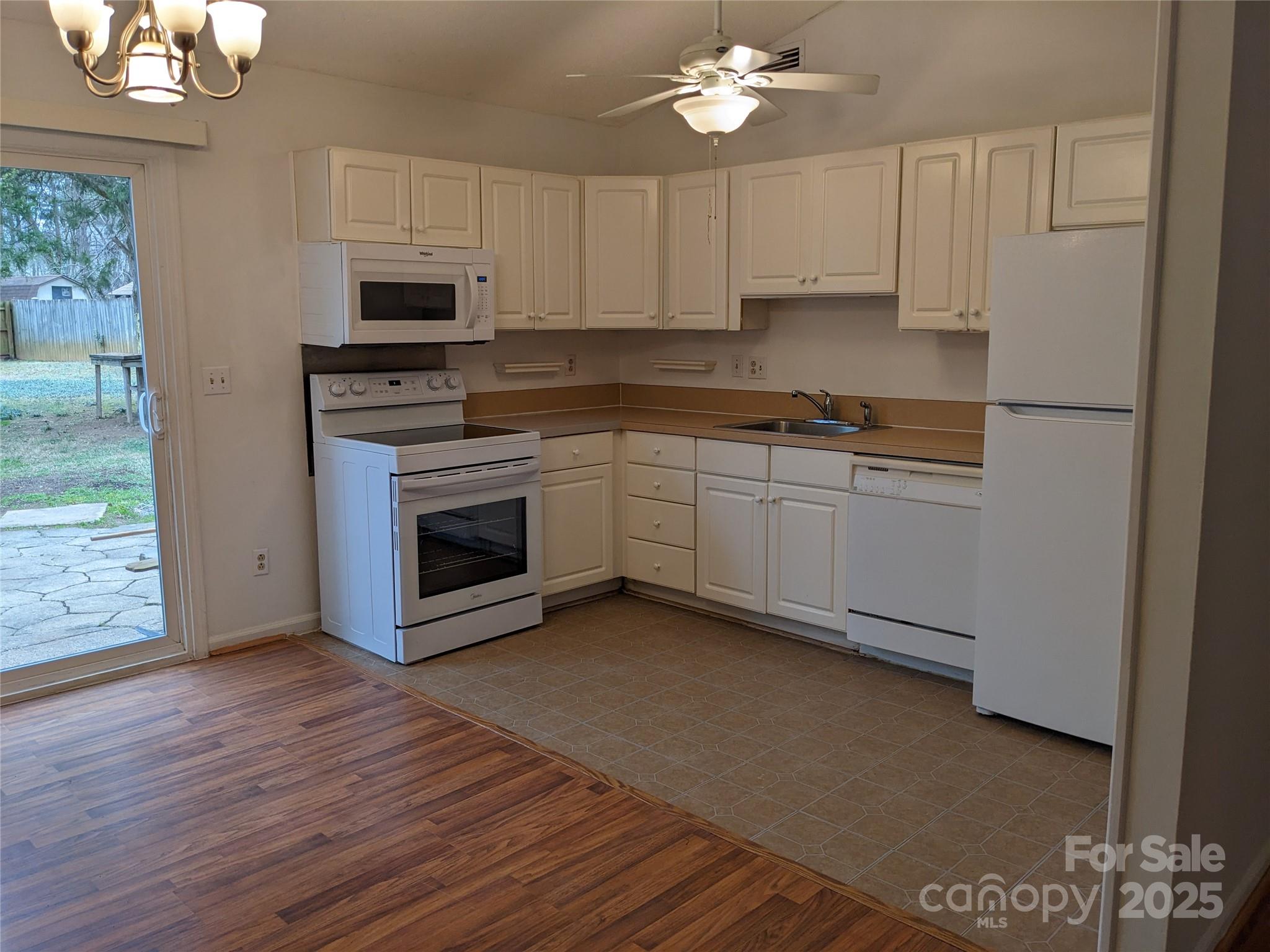 5938 Trysting Road Charlotte, NC 28227 - Photo 18 of 26 Gallery Image 18