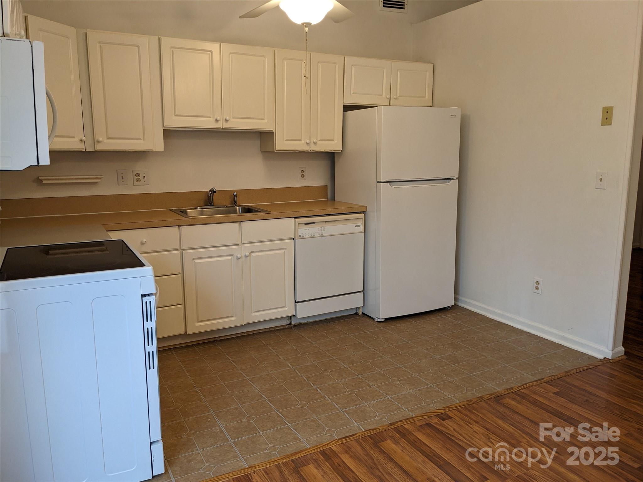 5938 Trysting Road Charlotte, NC 28227 - Photo 8 of 26 Gallery Image 8