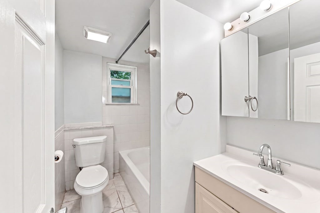 41 Rochambeau Avenue Providence, RI 02906 - Photo 40 of 49 Gallery Image 40