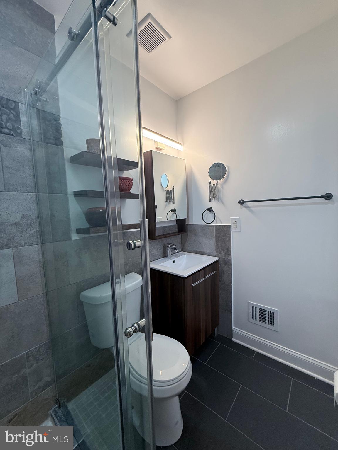 1113 Holbrook Terrace Northeast Washington, DC 20002 - Photo 37 of 72