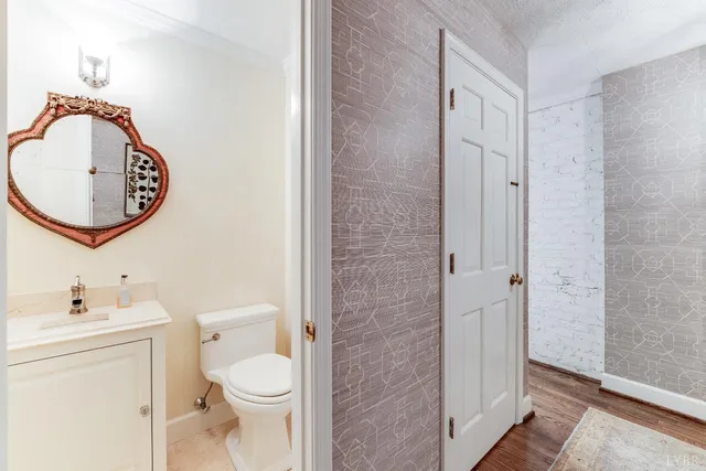 $862,500 | 19322 Wyatts Way, Evington, VA 24550