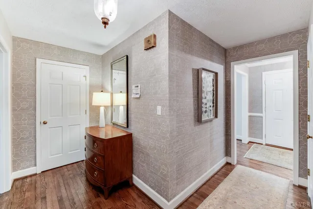 $862,500 | 19322 Wyatts Way, Evington, VA 24550