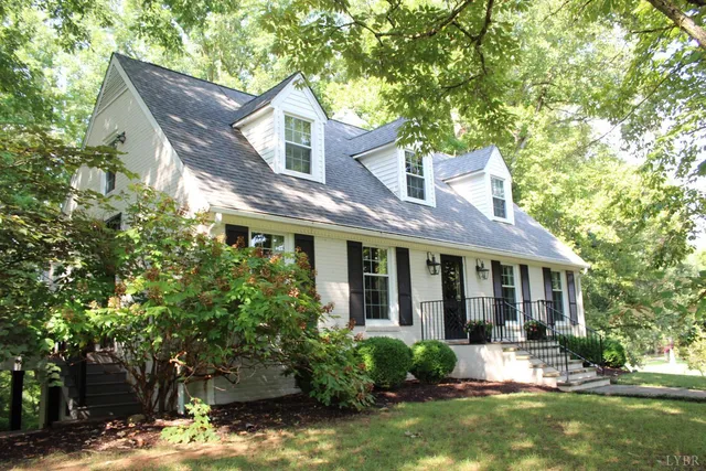 $862,500 | 19322 Wyatts Way, Evington, VA 24550