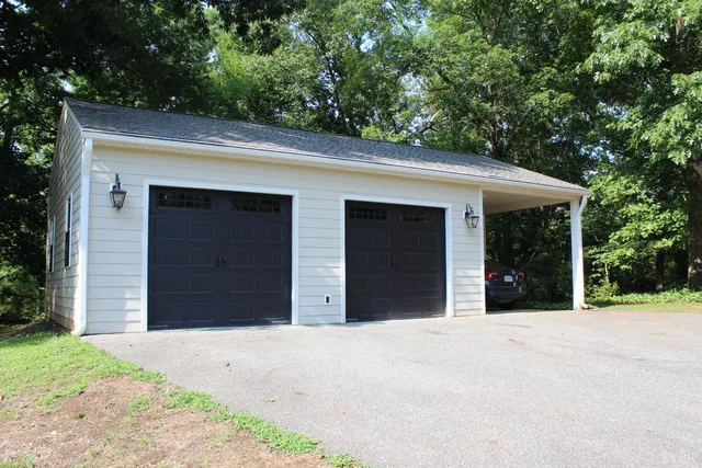 $862,500 | 19322 Wyatts Way, Evington, VA 24550