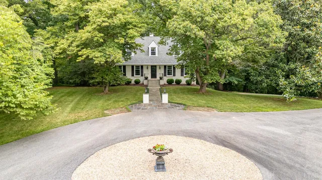 $862,500 | 19322 Wyatts Way, Evington, VA 24550