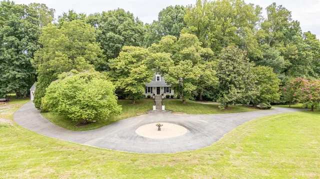 $862,500 | 19322 Wyatts Way, Evington, VA 24550