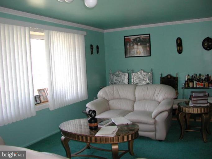 2304 Pinefield Road Waldorf, MD 20601 - Photo 4 of 14 Spacious living room