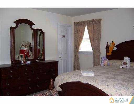 24 Eli Road Colonia, NJ 07067 - Photo 13 of 24 Gallery Image 13