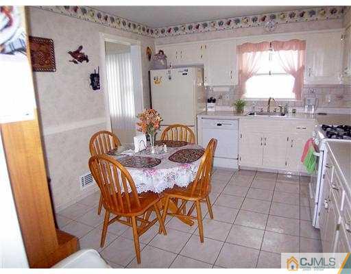 24 Eli Road Colonia, NJ 07067 - Photo 3 of 24 Gallery Image 3