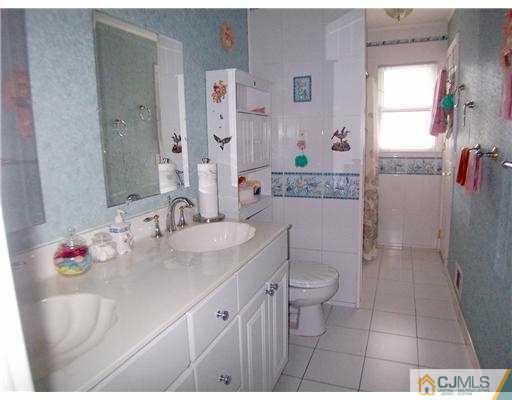 24 Eli Road Colonia, NJ 07067 - Photo 7 of 24 Gallery Image 7
