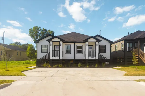 $445,000 | 5214 Rue Street, Houston, TX 77033
