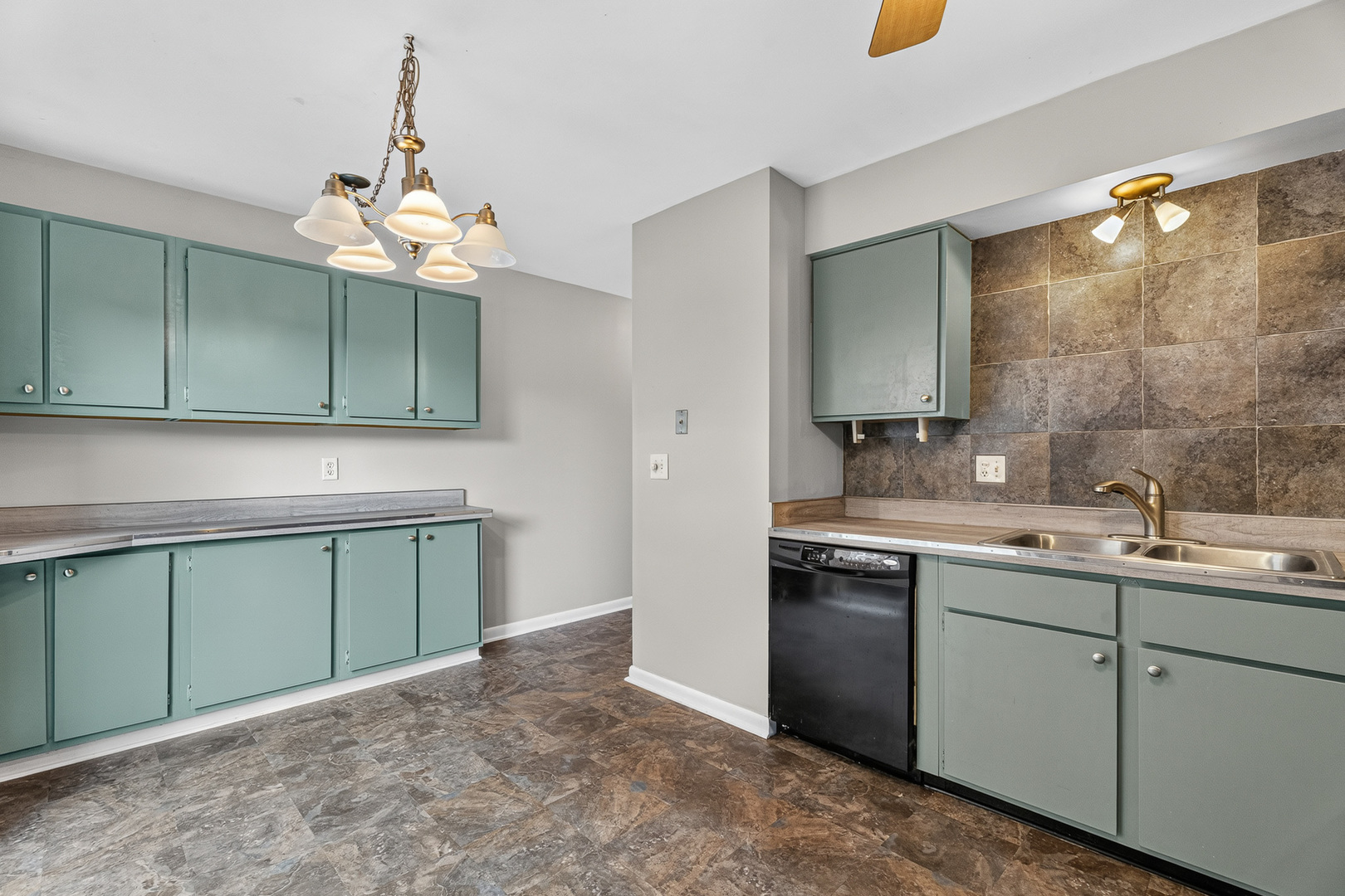 613 East 3rd Street, Unit 3 Lockport, IL 60441 - Photo 3 of 38 Gallery Image 3