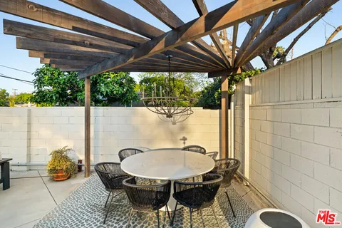 $1,649,000 | 5758 Tobias Avenue, Sherman Oaks, CA 91411