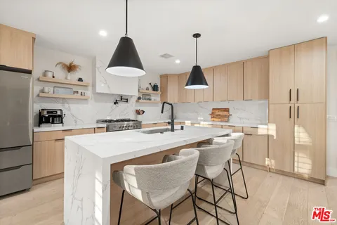 $1,649,000 | 5758 Tobias Avenue, Sherman Oaks, CA 91411