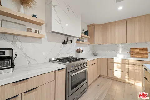 $1,649,000 | 5758 Tobias Avenue, Sherman Oaks, CA 91411