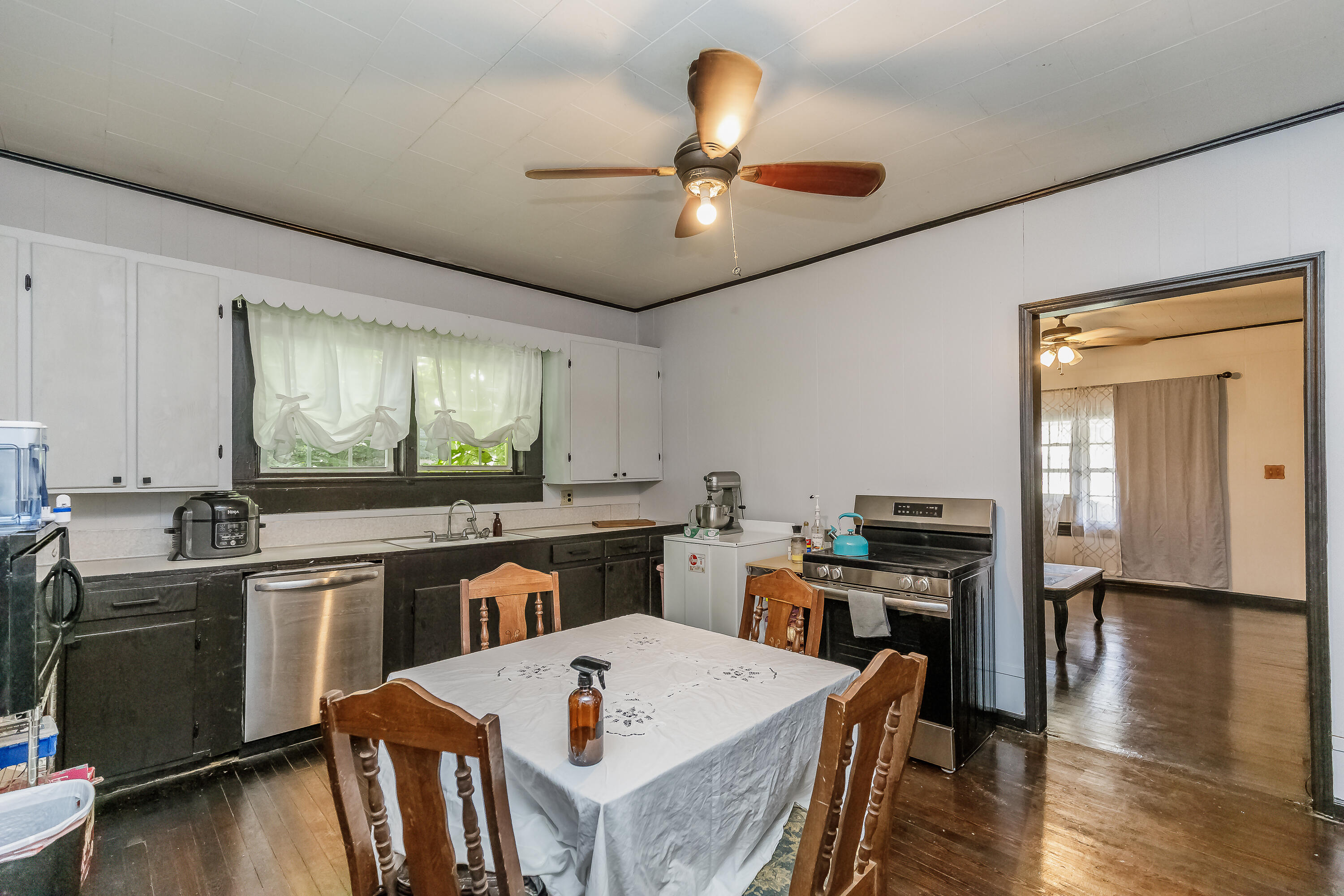 106 Walnut Street Trion, GA 30753 - Photo 9 of 30 Kitchen / Dining