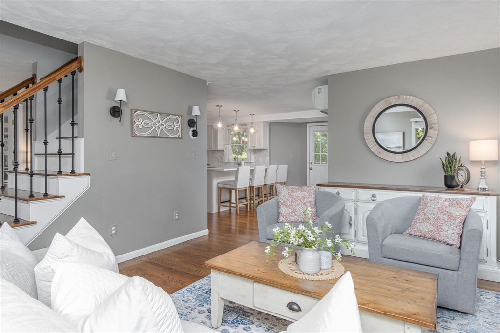 561 Old Dunstable Road Groton, MA 01450 - Photo 7 of 39