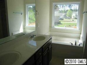 5316 Javitz Road Charlotte, NC 28216 - Photo 6 of 8 Gallery Image 6