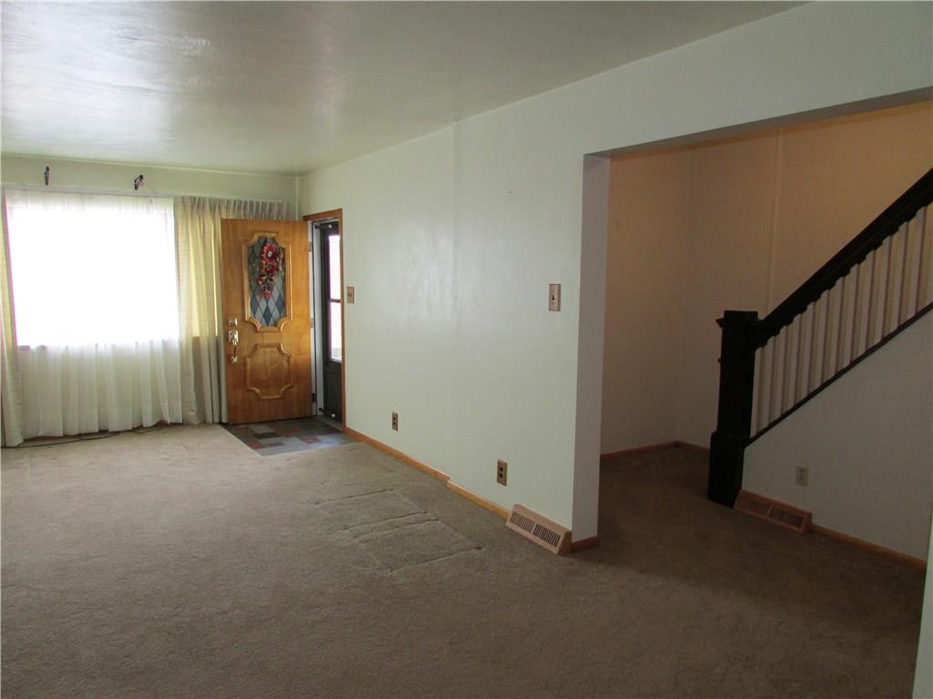 303 Spruce Street Vandergrift, PA 15690 - Photo 2 of 16 Gallery Image 2
