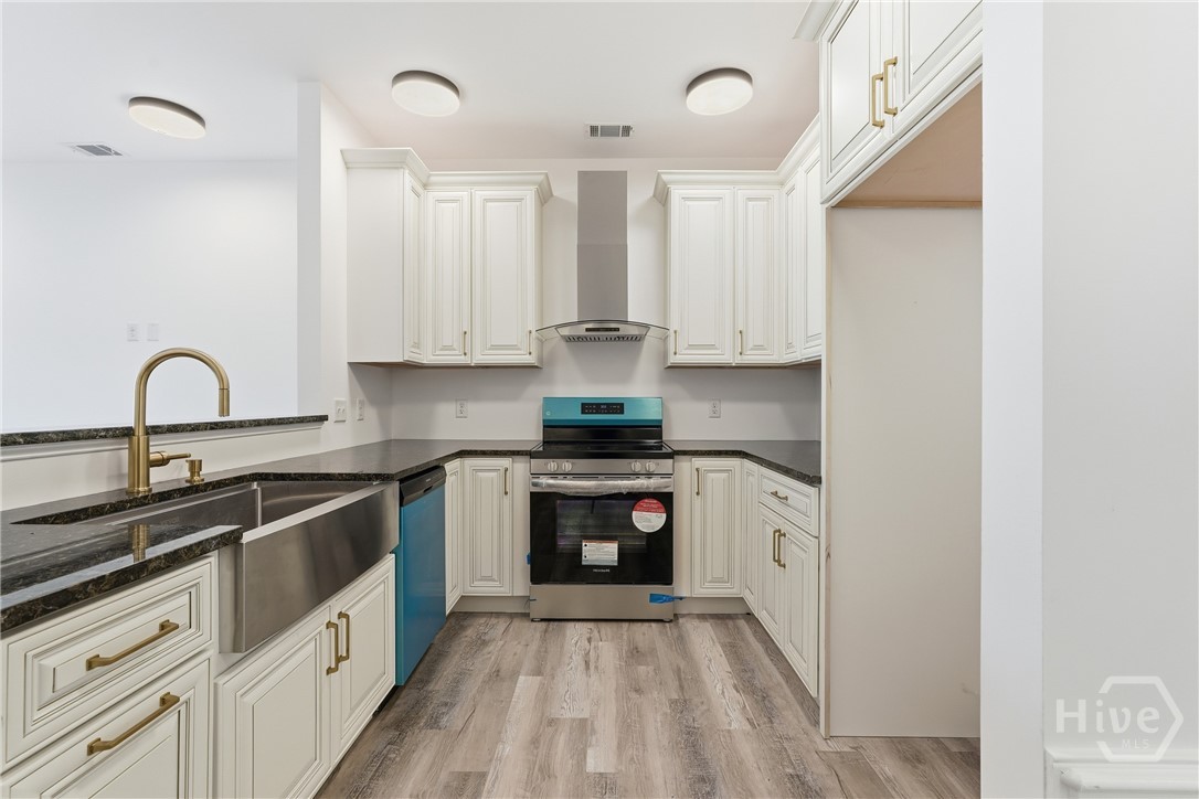 2725 Pate Street Savannah, GA 31405 - Photo 11 of 31