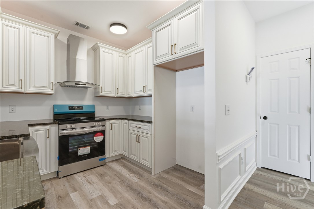 2725 Pate Street Savannah, GA 31405 - Photo 7 of 31