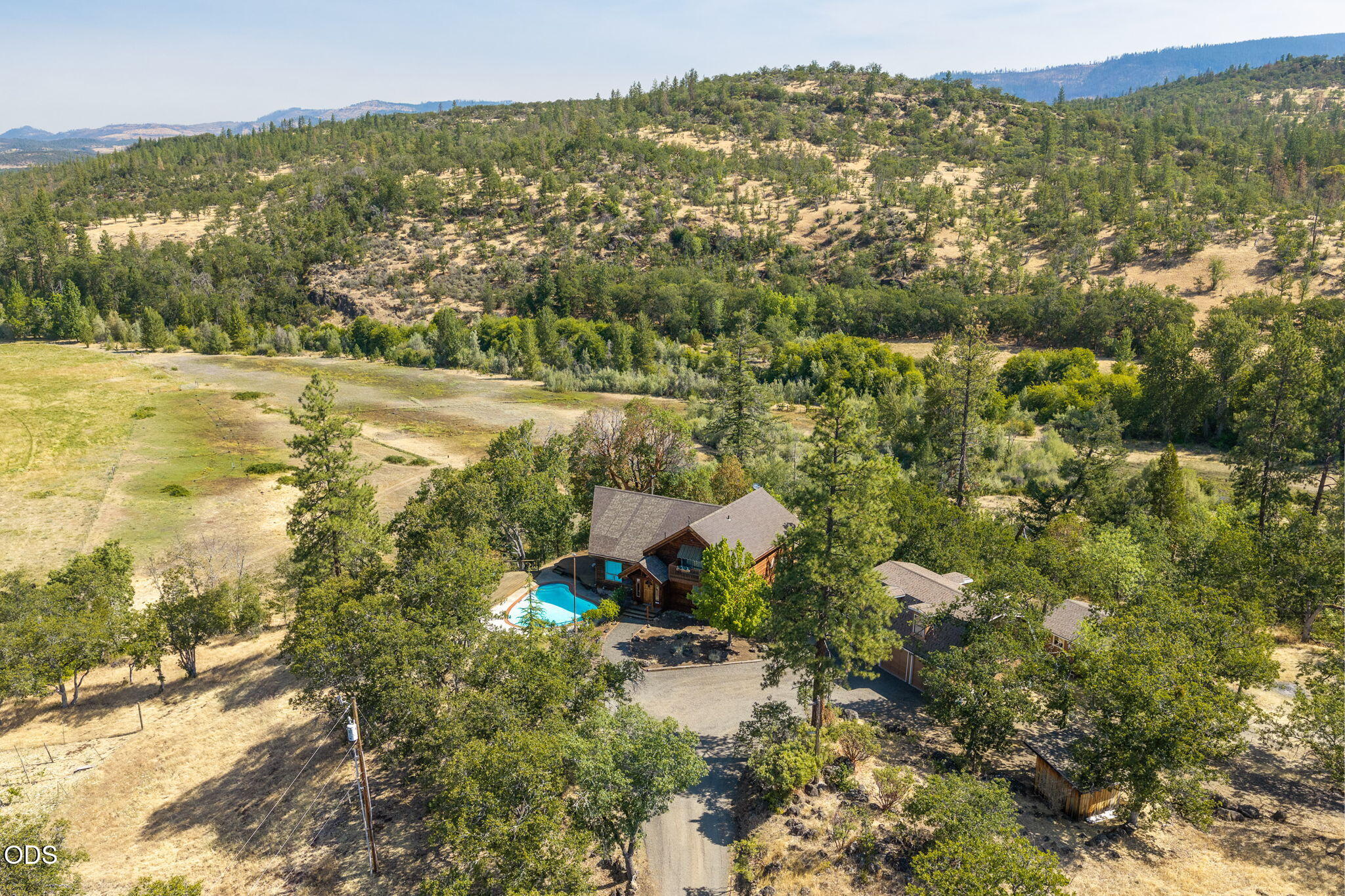 4001 South Fork Little Butte Creek Road Eagle Point, OR 97524 - Photo 4 of 85 Gallery Image 4