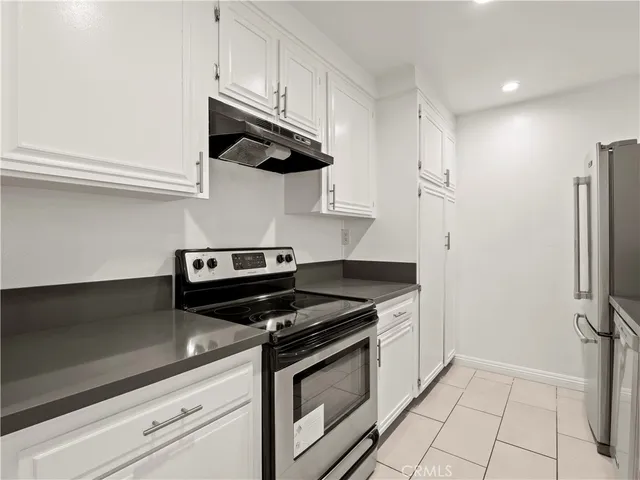 $2,900 | 5334 Lindley Avenue, Unit 125, Encino, CA 91316