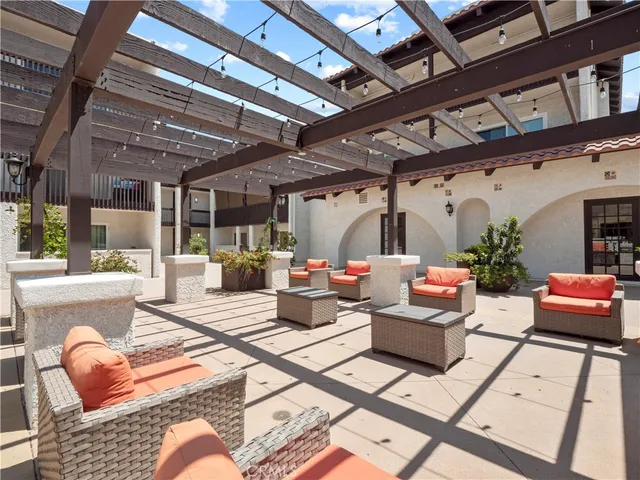 $2,900 | 5334 Lindley Avenue, Unit 125, Encino, CA 91316