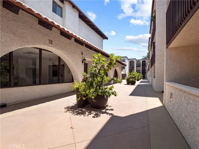 $2,900 | 5334 Lindley Avenue, Unit 125, Encino, CA 91316