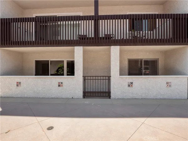$2,575 | 5334 Lindley Avenue, Unit 125, Encino, CA 91316