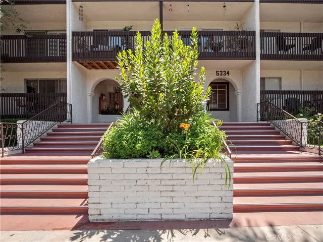 $2,900 | 5334 Lindley Avenue, Unit 125, Encino, CA 91316