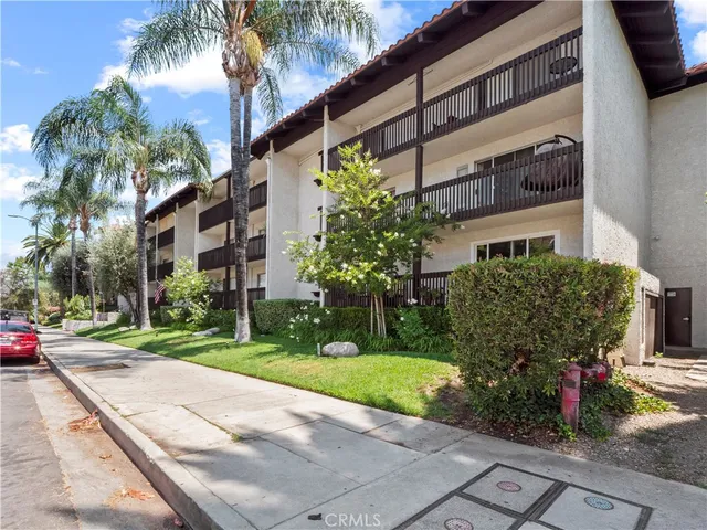 $2,900 | 5334 Lindley Avenue, Unit 125, Encino, CA 91316
