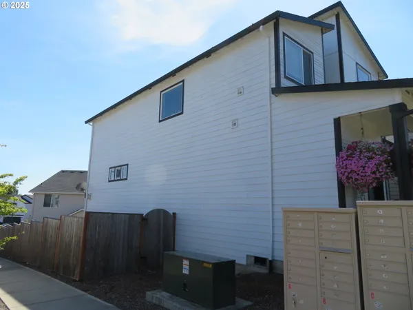 $559,900 | 1598 19th Avenue, Forest Grove, OR 97116