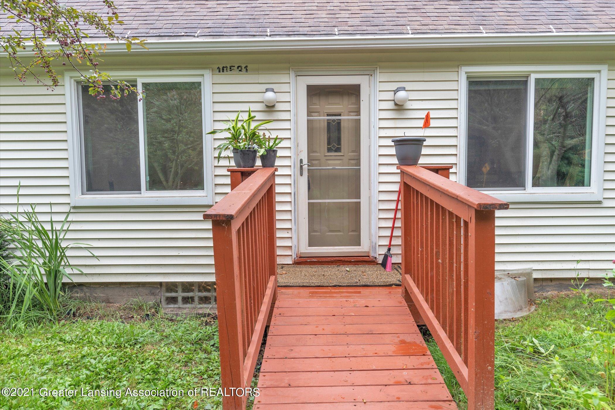10531 Chandler Road Dewitt, MI 48820 - Photo 6 of 43 06-10531-chandler-rd-WindowStill-Real-Es
