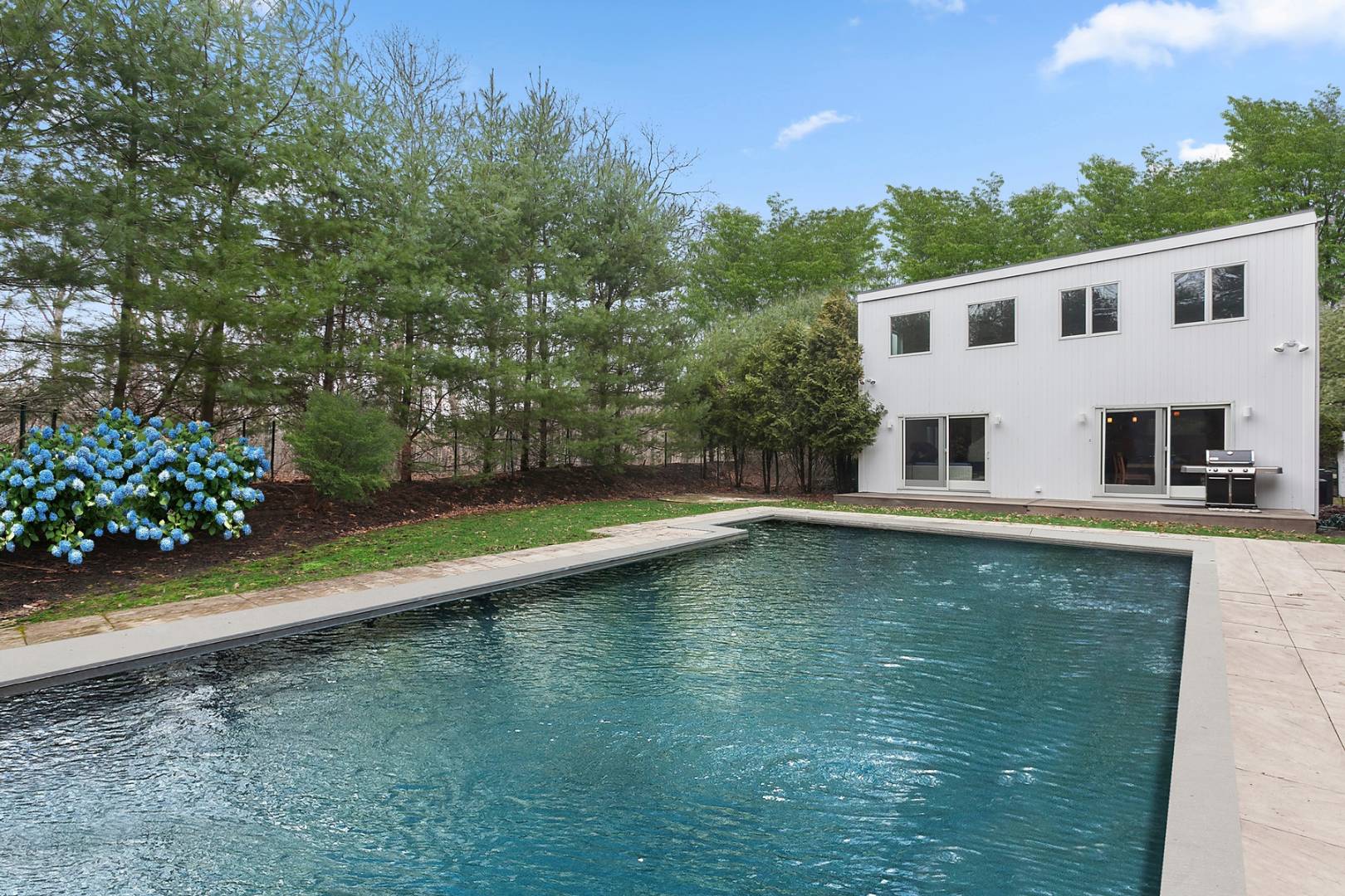 356 Accabonac Road East Hampton, NY 11937 - Photo 1 of 11