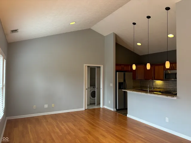 $1,950 | 1643 North College Avenue, Unit 2, Indianapolis, IN 46202