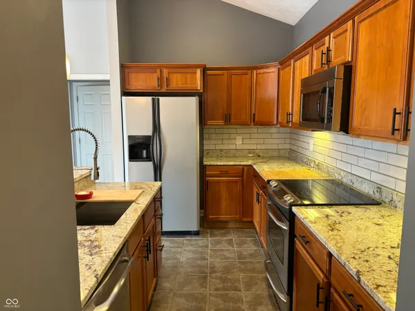 $1,850 | 1643 North College Avenue, Unit 2, Indianapolis, IN 46202