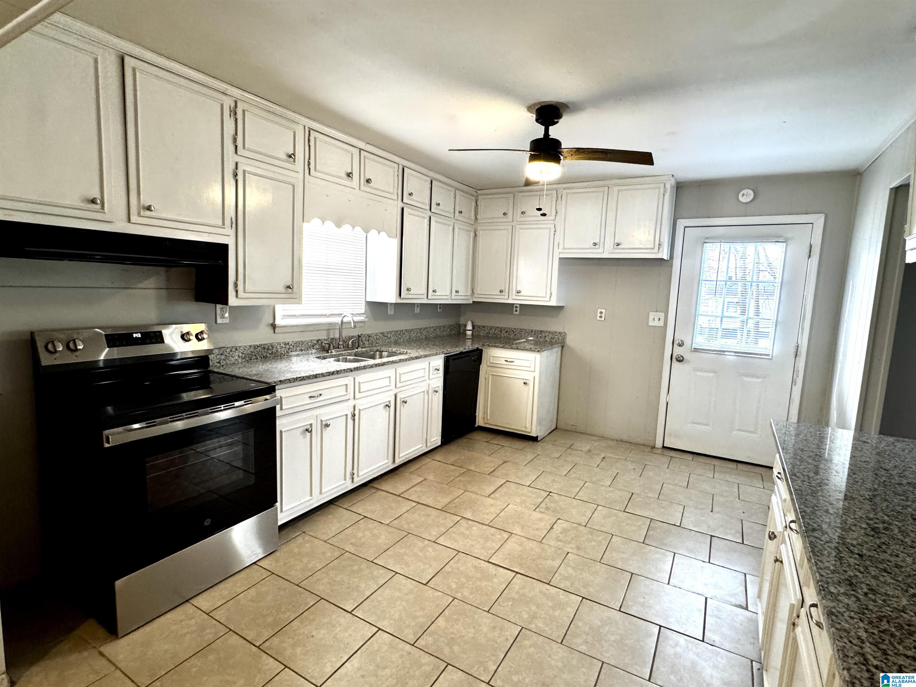 415 Thomas Street Warrior, AL 35180 - Photo 9 of 22