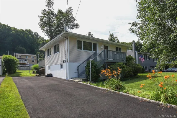 $595,000 | 66 Putnam Road, Cortlandt Manor, NY 10567