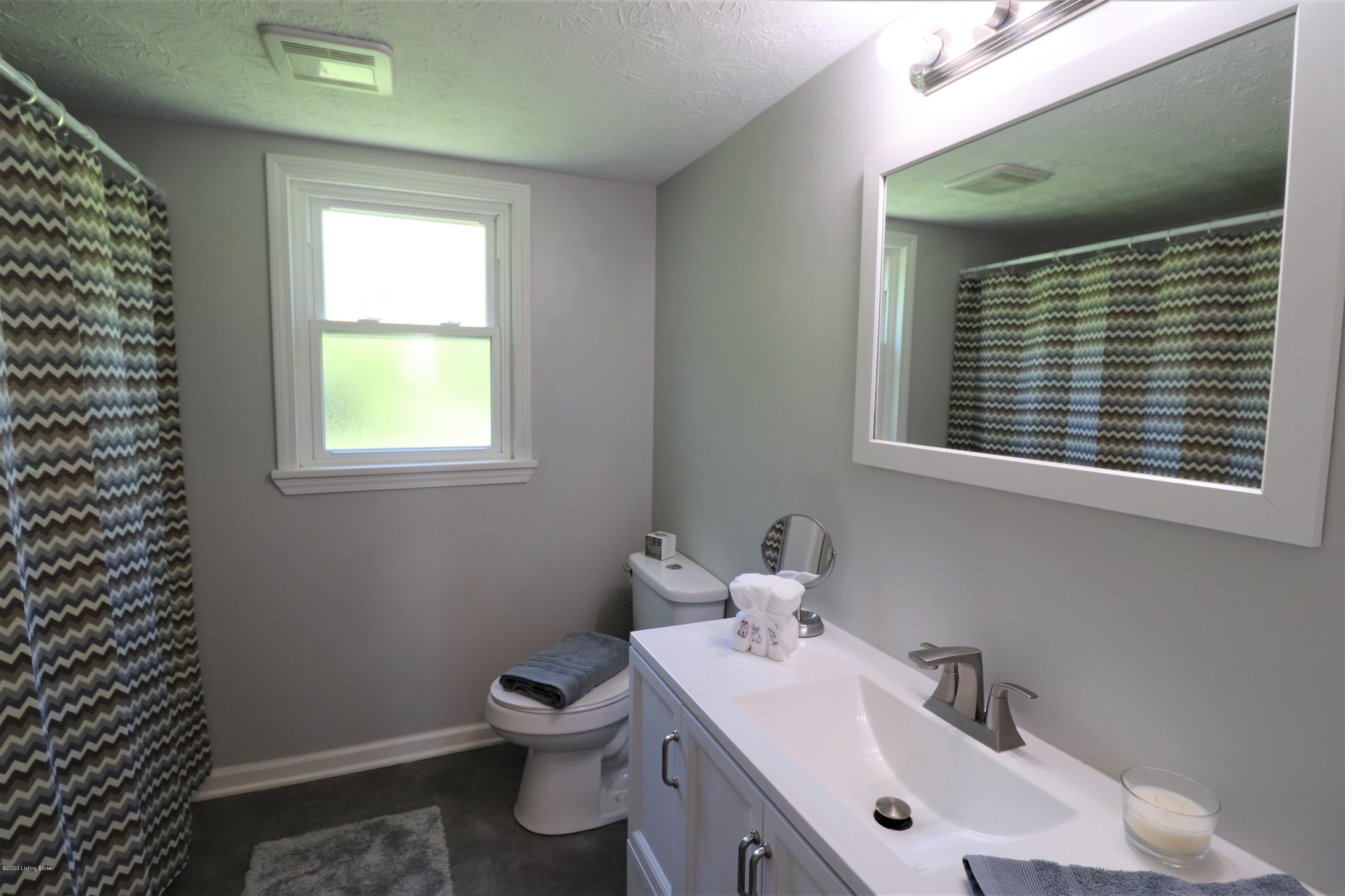6808 Fernhaven Road Louisville, KY 40228 - Photo 15 of 18 Bath 2