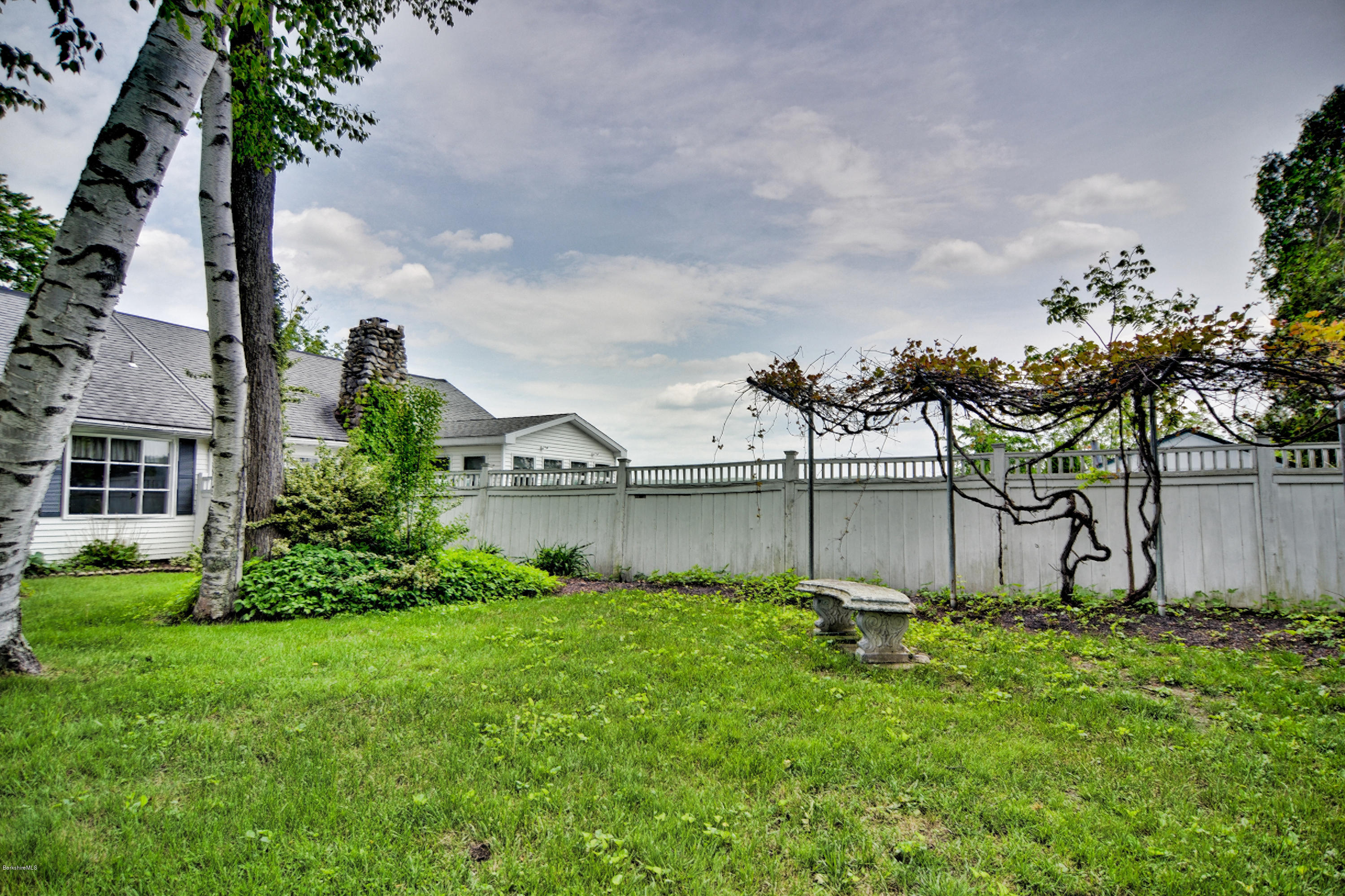 126 Ridge Avenue Pittsfield, MA 01201 - Photo 22 of 46 DSC_0235-1