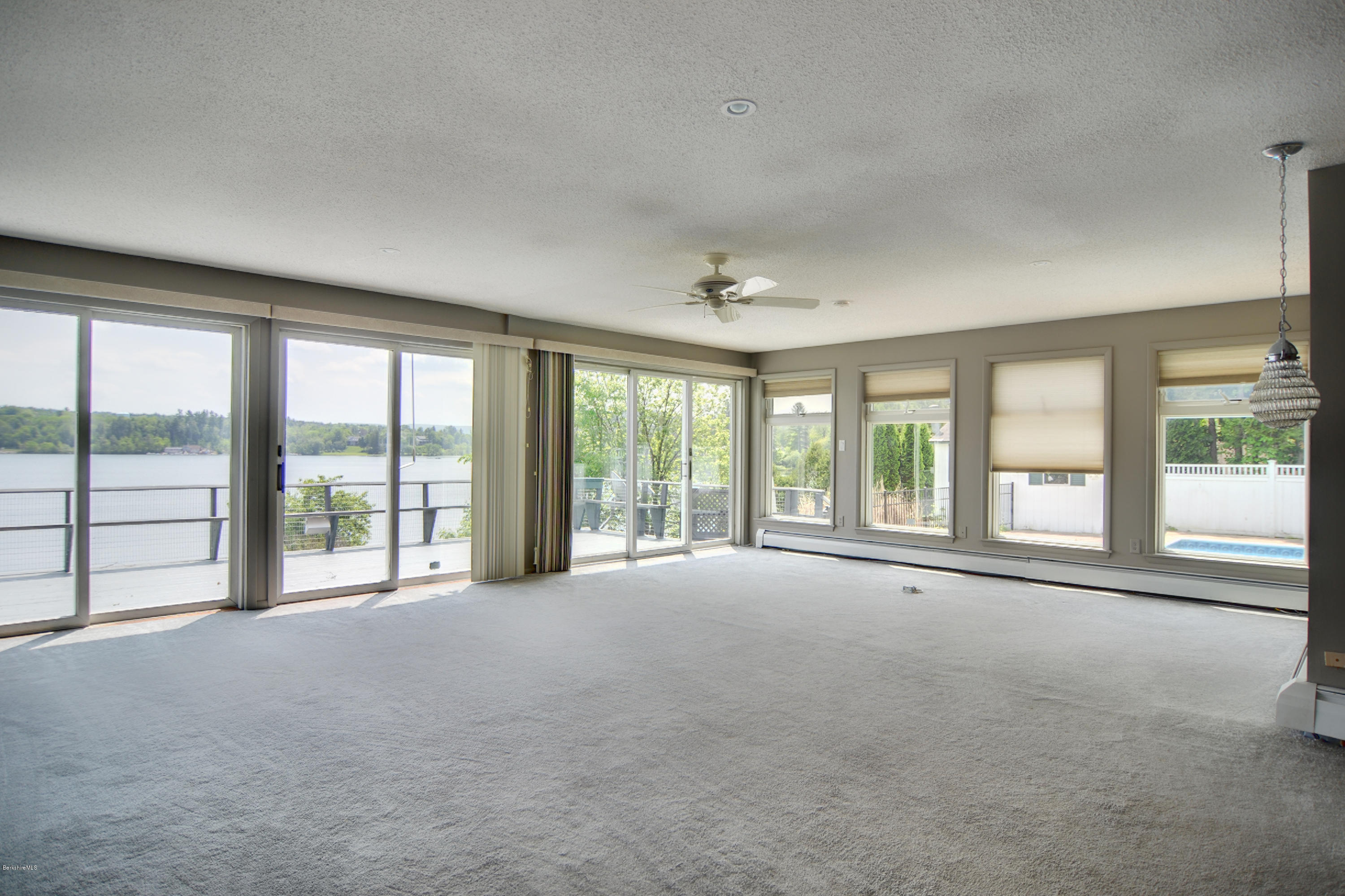 126 Ridge Avenue Pittsfield, MA 01201 - Photo 23 of 46 Living Room