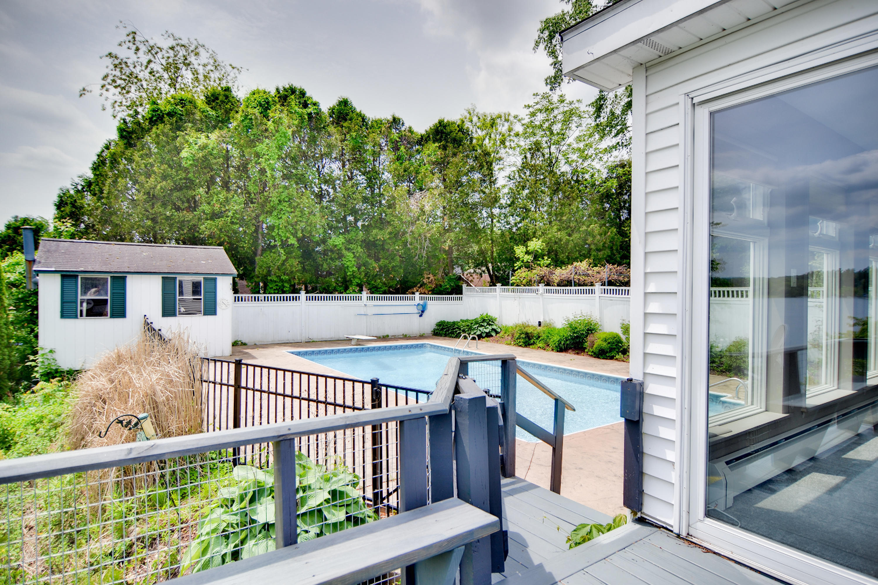 126 Ridge Avenue Pittsfield, MA 01201 - Photo 4 of 46 Lake View