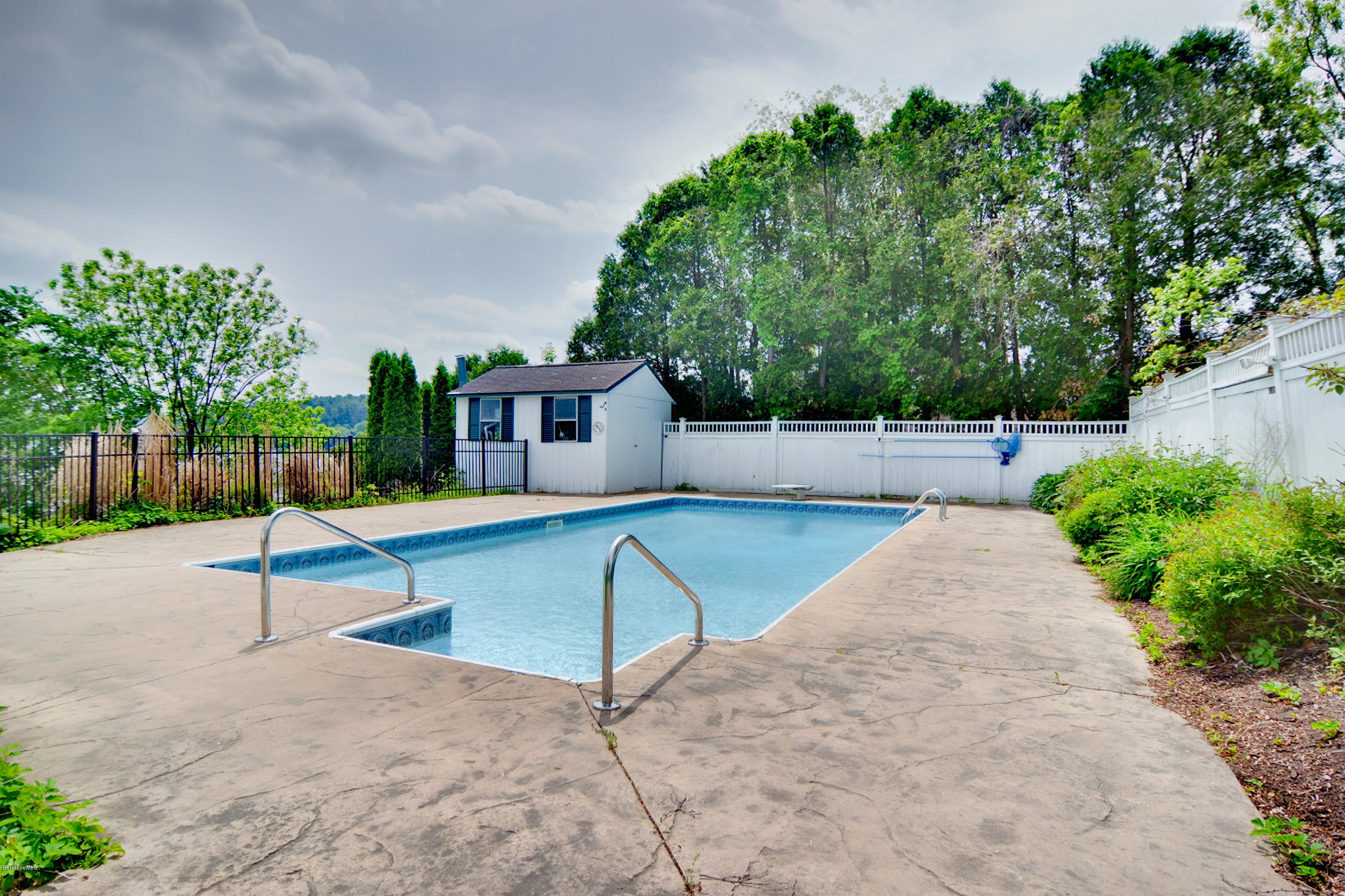 126 Ridge Avenue Pittsfield, MA 01201 - Photo 5 of 46 Pool
