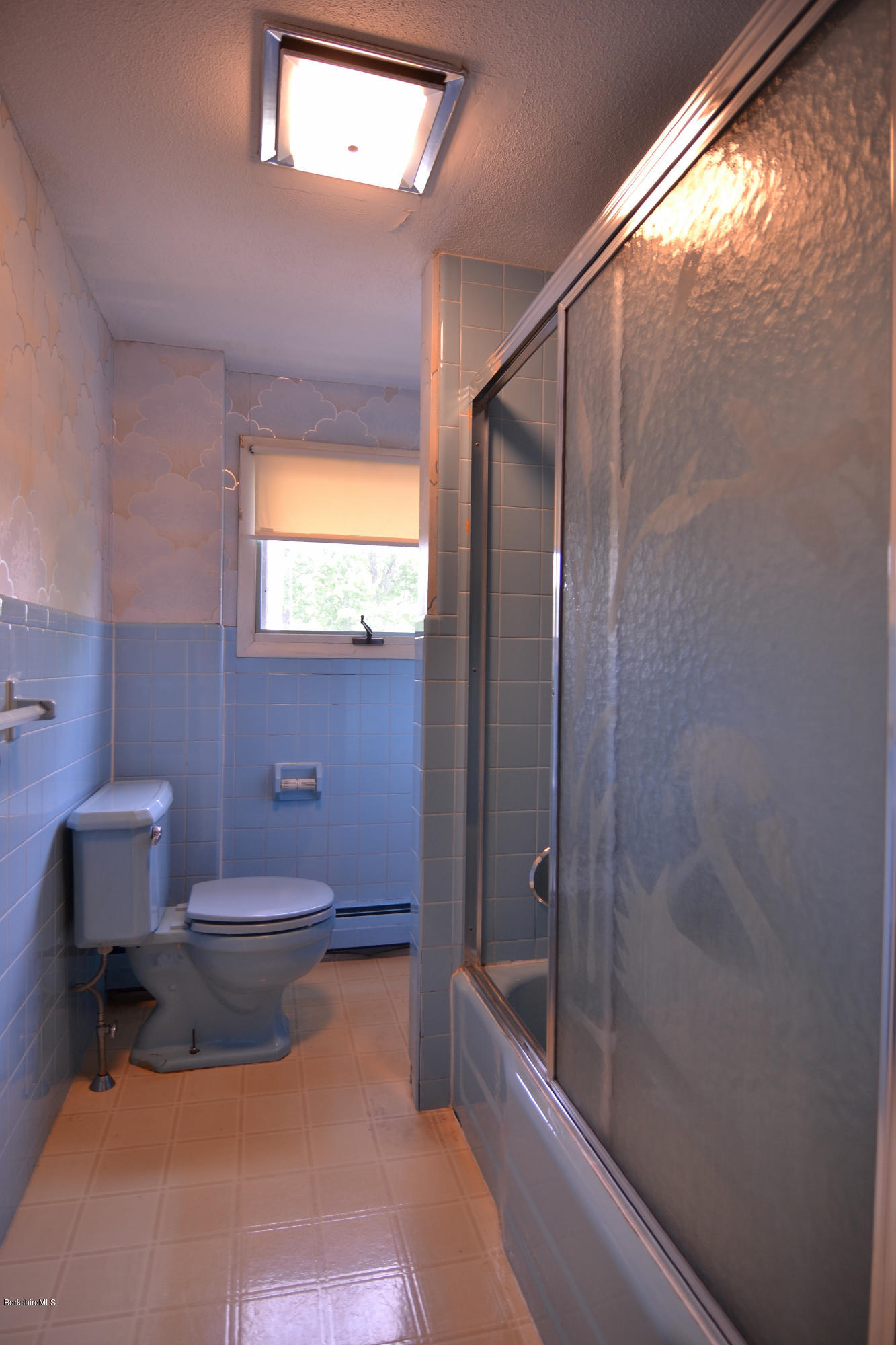 126 Ridge Avenue Pittsfield, MA 01201 - Photo 42 of 46 Bathroom 2nd floor