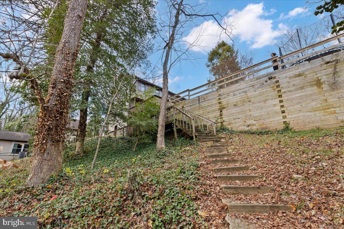 425 Mountain Road Crownsville, MD 21032 - Photo 53 of 69 a backyard of a house with lots of green space