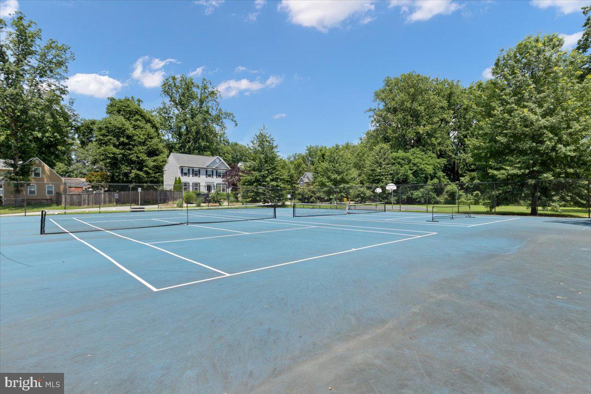 425 Mountain Road Crownsville, MD 21032 - Photo 66 of 69 a view of a tennis court